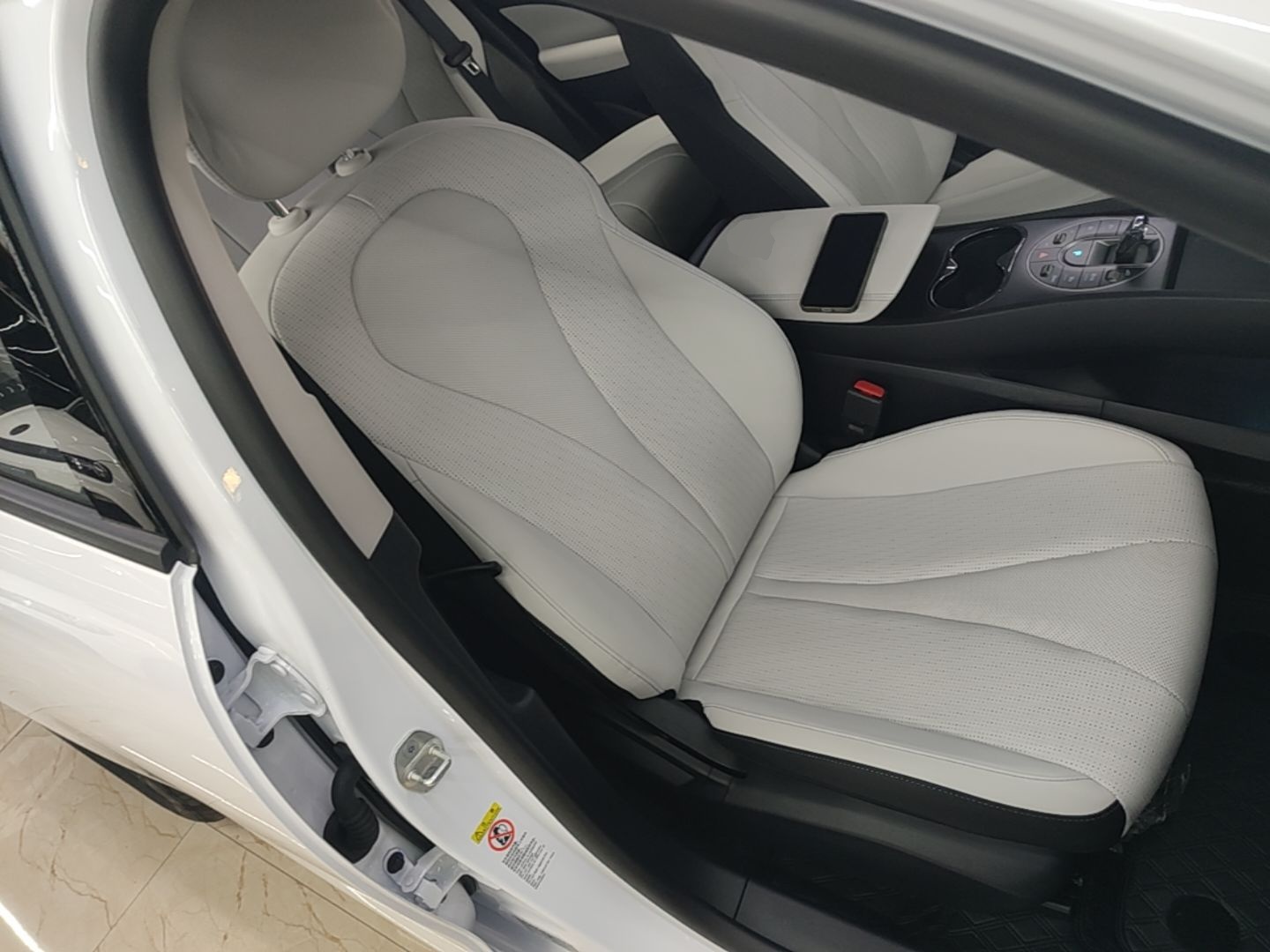 BYD Seal 05 DM-i 2025 DM-i Smart Drive 55KM Luxury Model — снимка 19