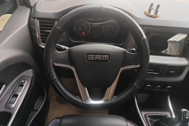 Used Jinbei Gold Hiace M Classic 2022 1.5L Travel Lion Passenger Van 7 Seats Steering Wheel