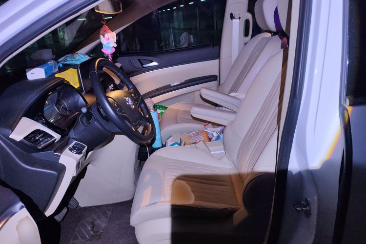 Used Buick GL8 2023 Facelifted Land Cruiser Executive Luxury Version