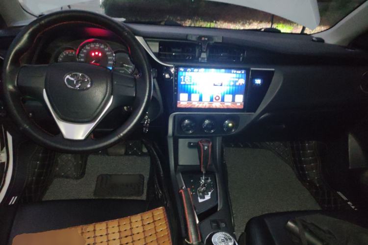 Used Toyota Corolla 2017 Revised Version 1.2T S-CVT GL Center Console