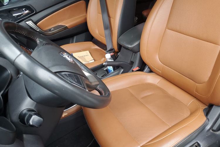 Used CHANGAN OSHAN CX70 2017 Facelifted CX70T 1.5T Manual High-Performance Edition
