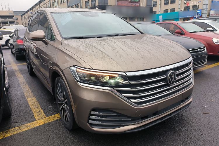 Used Volkswagen Viloran 2020 380TSI Prestige Edition Front Right 45 Deg