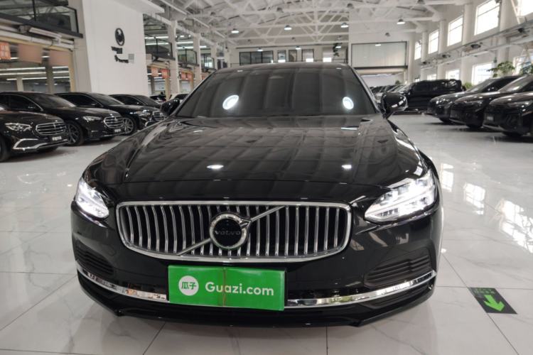 Used Volvo S90 New Energy 2024 Plug-in Hybrid Four-Wheel Drive Long-Range Zhiyi Luxury Edition
