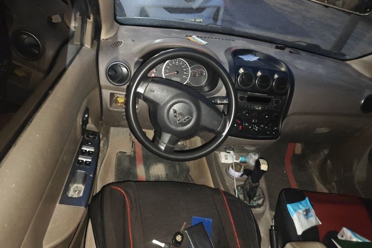 Used Wuling Hongguang 2014 1.2L Standard Model China IV