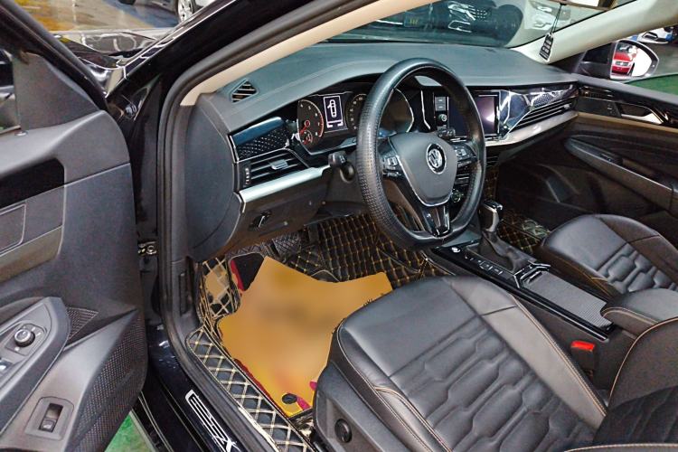 Used Volkswagen Passat 2019 330TSI Elite Edition China VI Driver Seat