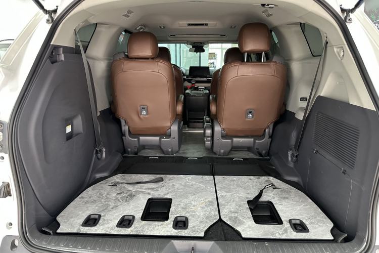 Used Toyota SIENNA 2024 2.5L Hybrid Comfort Edition Interior 6