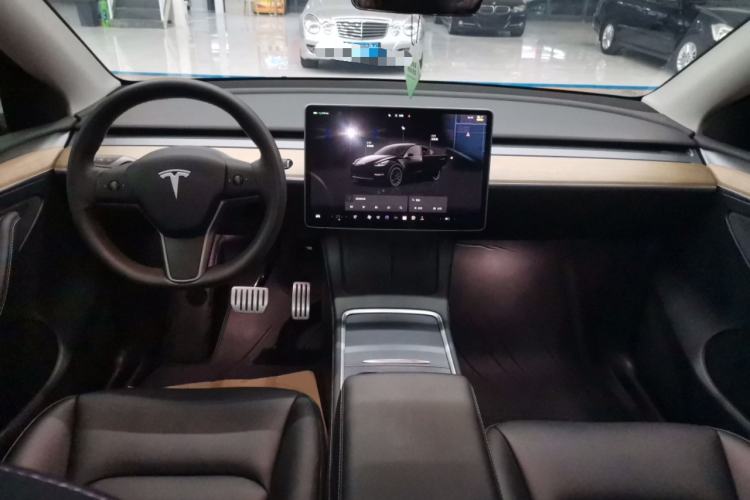 Used Tesla Model Y 2023 High-Performance All-Wheel-Drive Version
