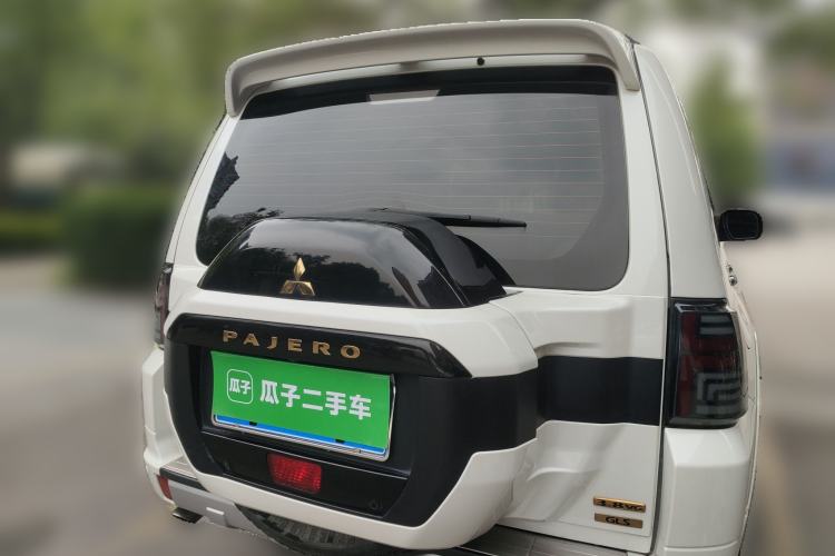Used Mitsubishi Pajero  Rear