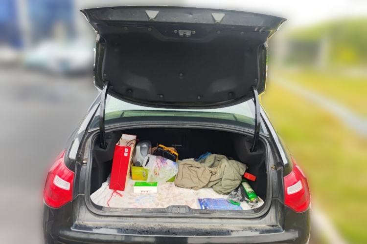 Used Citroen C5 2013 2.0L Automatic Luxury Model Trunk