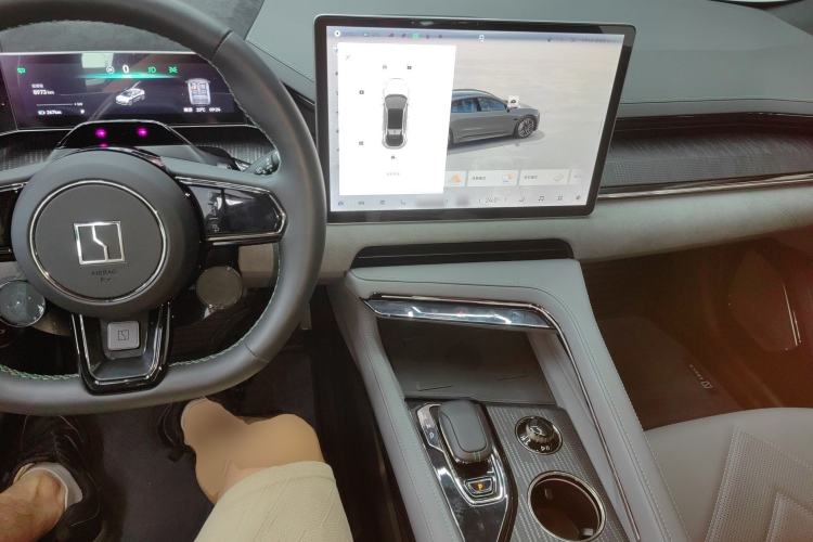 Used Zeekr 001 2023 ME Edition 100 kWh Center Console