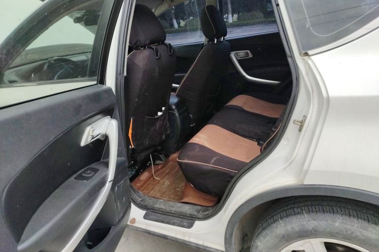 Used Bestune X80 2013 2.0L automatic comfort version
