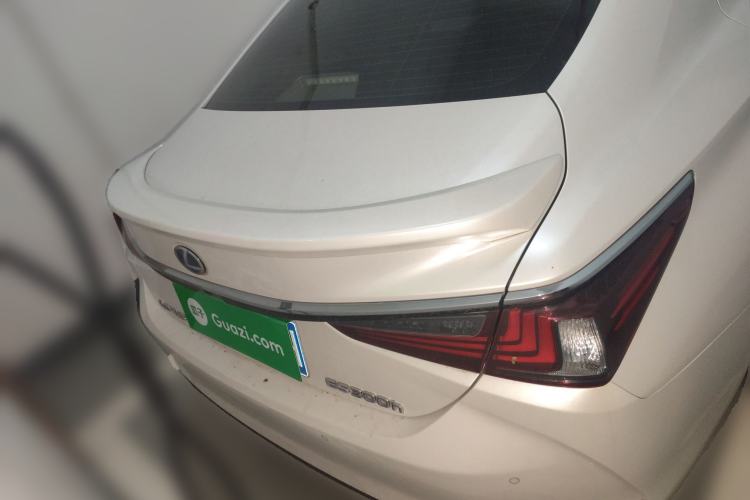 Used Lexus ES 2018 300h Premier Edition China VI Standard
