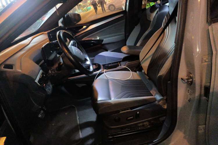 Used Volkswagen ID.4 CROZZ 2021 Long-Range PRO Two-Wheel Drive Version