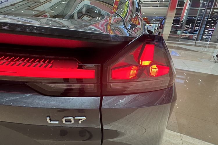 Used Deepal L07 2025 530 Ultra Qiankun Intelligent Driving ADS SE Pure Electric Version
