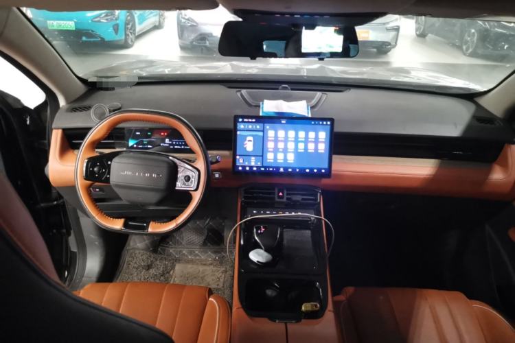 Used JETOUR Dashing 2025 1.5T DCT Luxury Edition Center Console