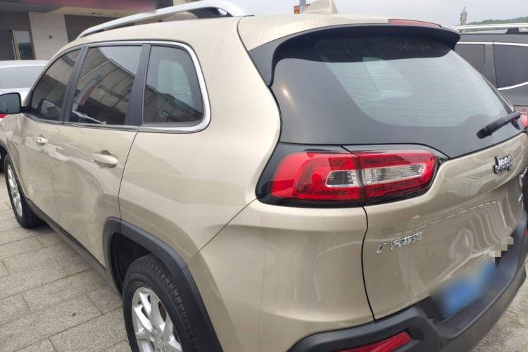 Used Jeep Cherokee 2016 2.4L Leading Edition Rear Left 45 Deg