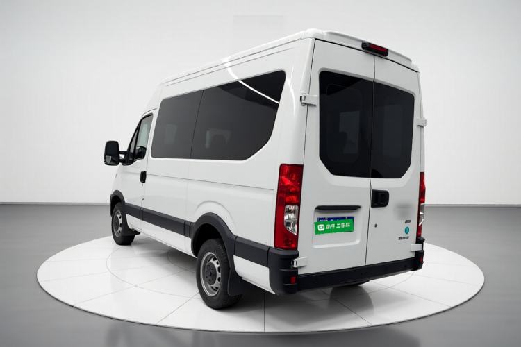 Used Iveco Eurocargo 2021 2.0T Manual Super Rui Long Wheelbase Short Overhang High Roof Side-Sliding Door F1A Exterior 3