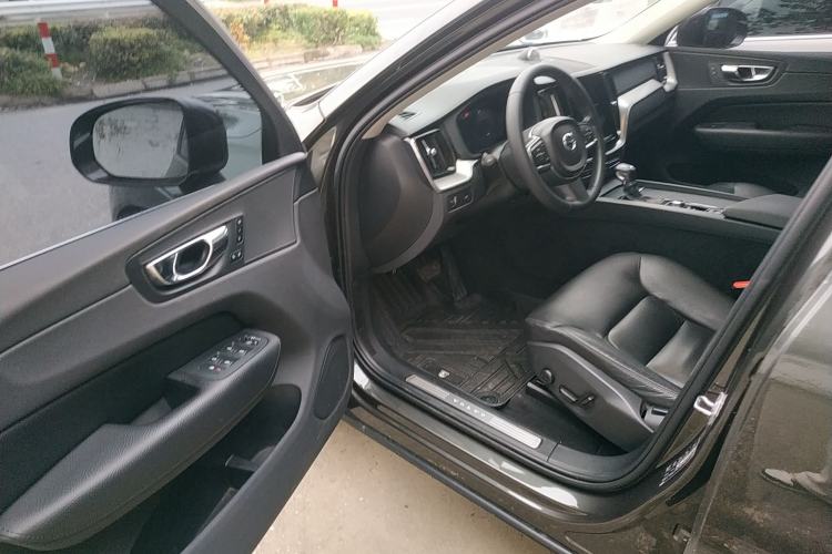 Used Volvo XC60 2019 T5 4x4 Smart Edition China VI Standard

