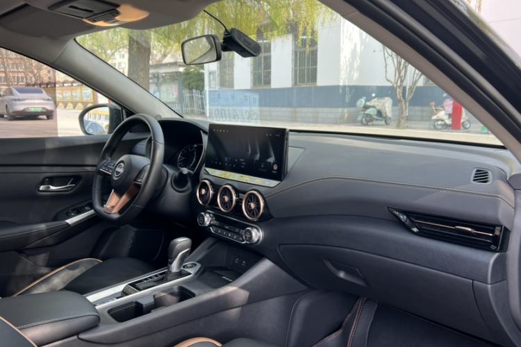 Used Nissan Sylphy 2023 1.6L CVT Black Gold Edition Interior 7