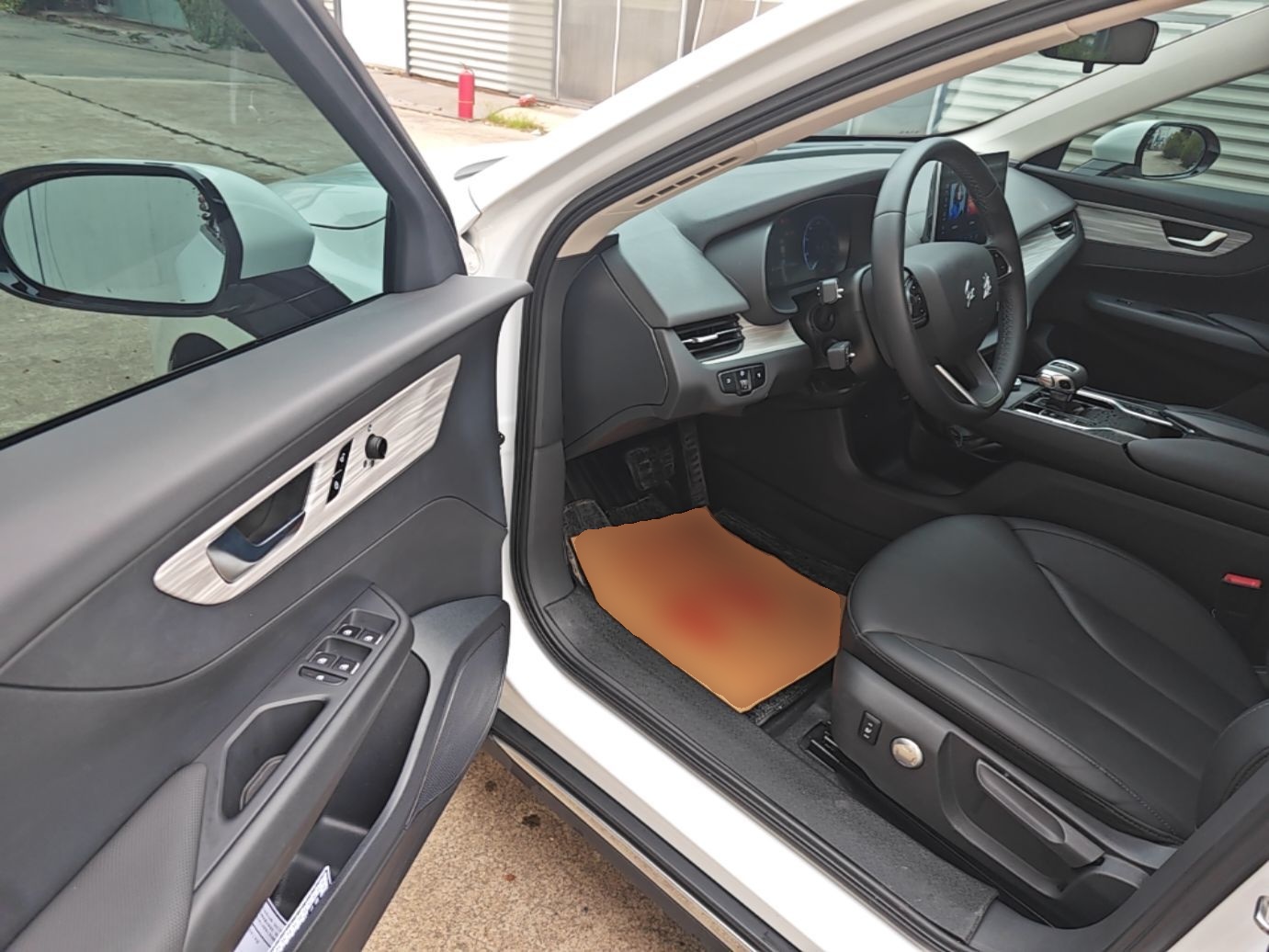 Hongqi E-QM5 2023 620km PLUS — снимка 18