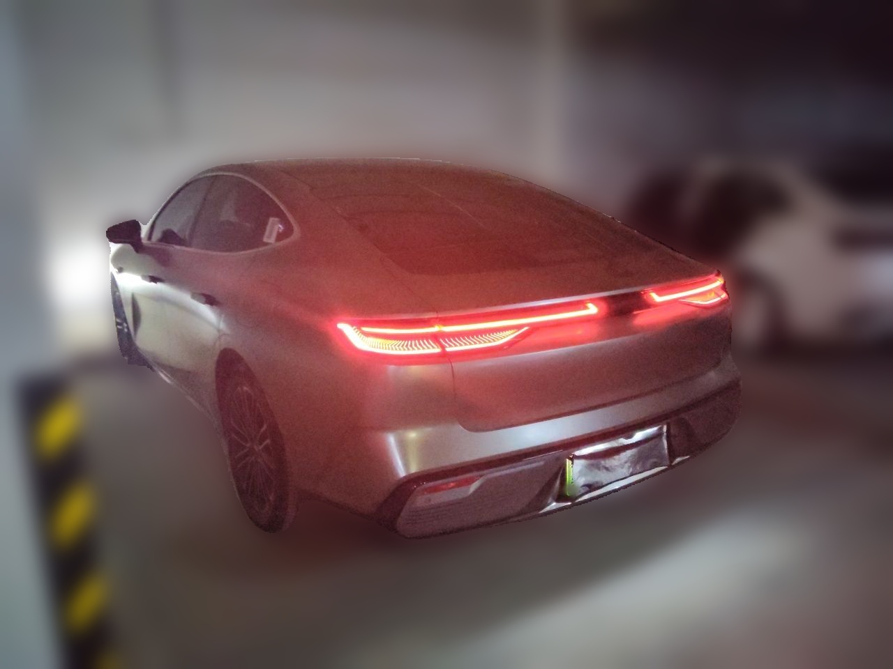 Geely Galaxy 8 2025 130km EM-i Prestige Edition — снимка 4