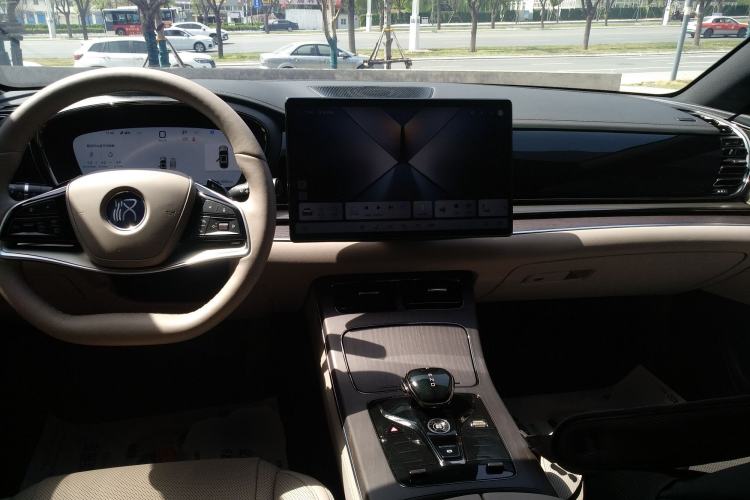 Used BYD Han 2025 DM-i Intelligent Driving Edition 125KM LiDAR Flagship Model
