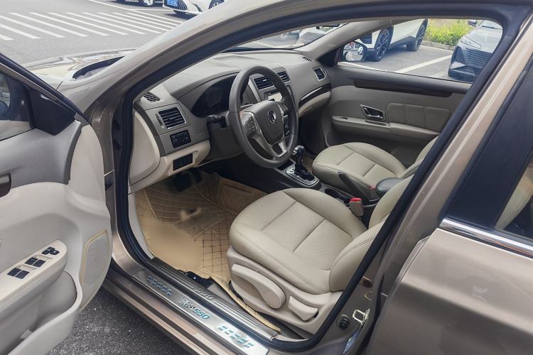 Used FORTHING Joyear S50 2014 1.6L CVT Luxury Model Interior 1