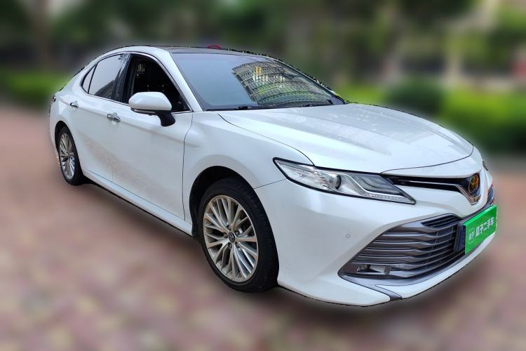 Used Toyota Camry 2018 2.5G Luxury Edition Front Right 45 Deg