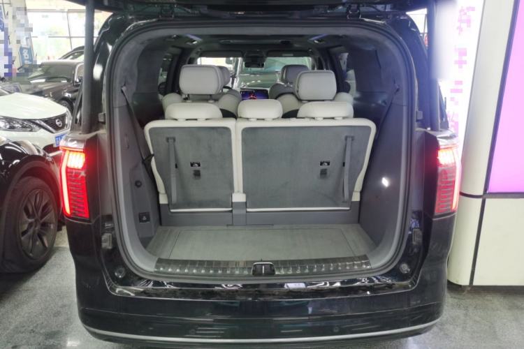 Used Zeekr 009 2024 7-Seater Walk-Through Version Four-Wheel Drive 108 kWh