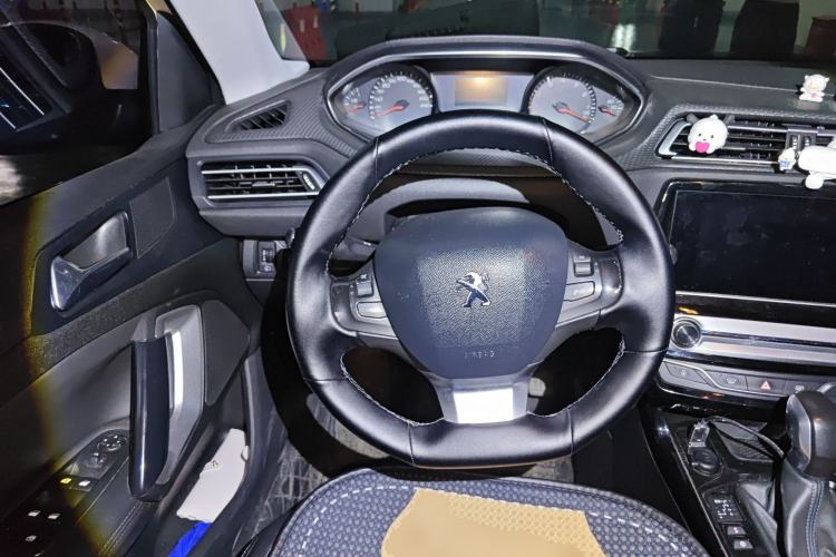 Used Peugeot 308 2018 1.6L Automatic Luxury Edition Steering Wheel