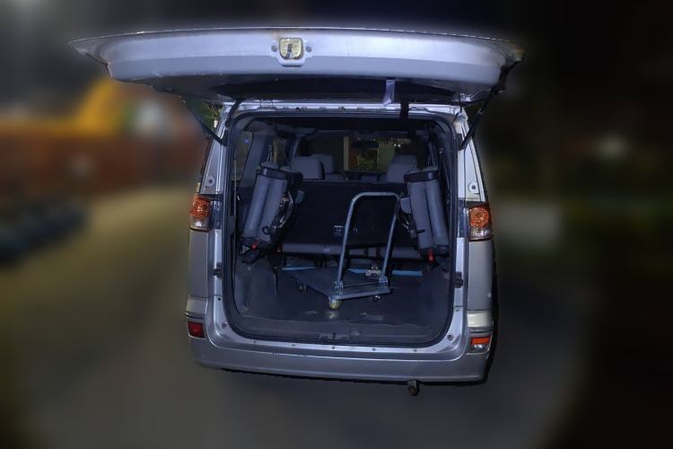 Used Dongfeng Shuaike 2013 Facelift 1.5L Manual Luxury 7-Seater China IV Standard