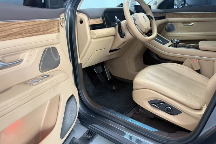 Used Hima AITO M7 2024 1.5T Intelligent Driving Rear-Drive Pro Version 5 Seats Interior 1