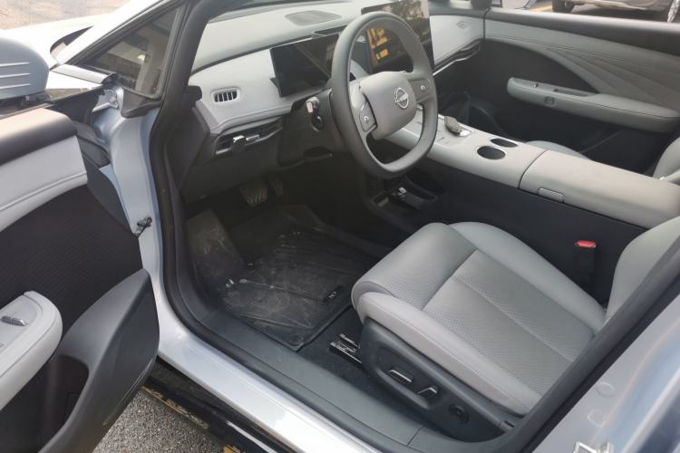 Used Nissan N7 2025 625 Max Driver Seat