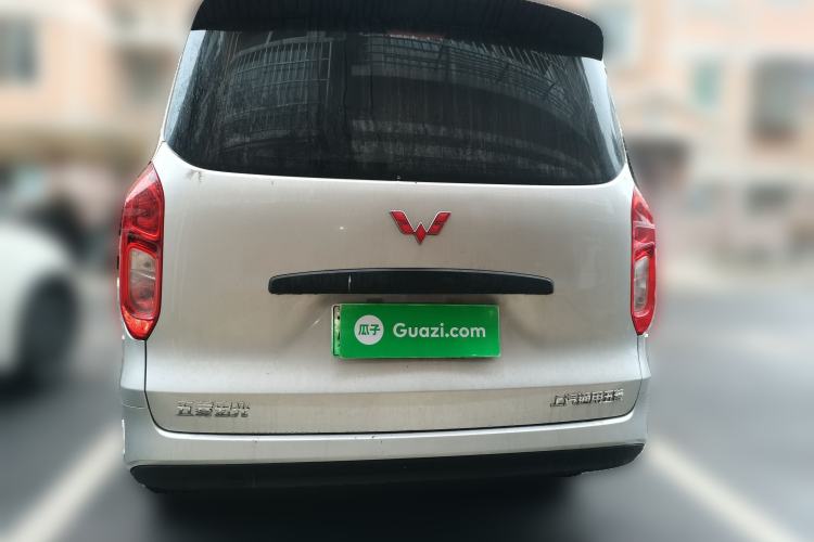 Used Wuling Hongguang New Energy 2024 All-Electric Model 300KM Practical Version Rear