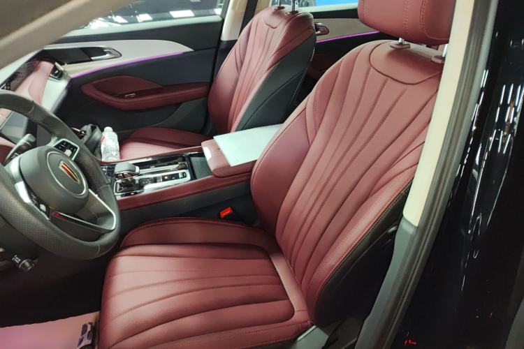 Used Hongqi H5 2025 2.0T Automatic Flag Edition – 500 000 Units Commemorative Version Left Front Seat