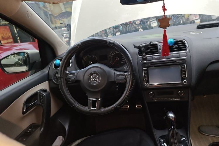 Used Volkswagen Polo 2012 1.6L Cross Polo Automatic Transmission Steering Wheel