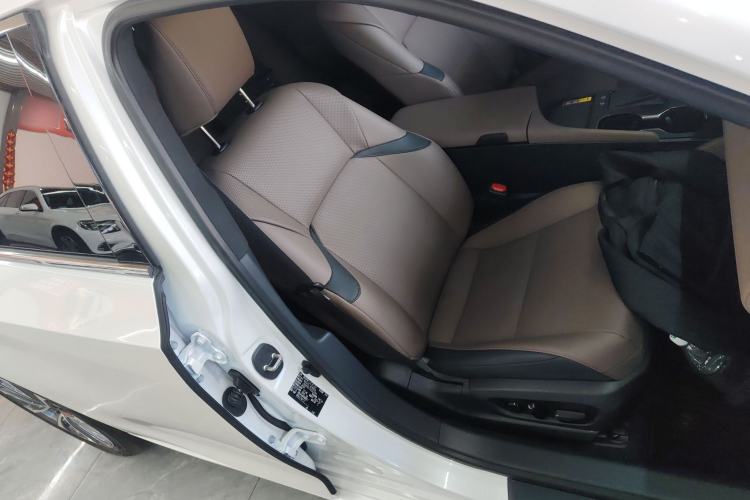 Used Lexus ES 2025 200 Premium Edition
