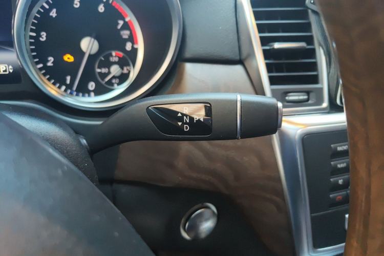 Used Mercedes-Benz GL-Class 2014 GL 400 4MATIC Luxury Model Gear Lever