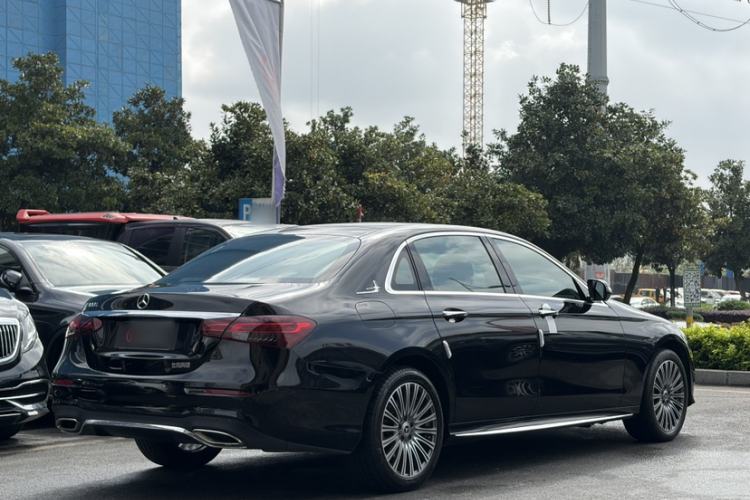 Used Mercedes-Benz E-Class 2022 Revised Version E 300 L Sporty and Stylish Edition Exterior 4