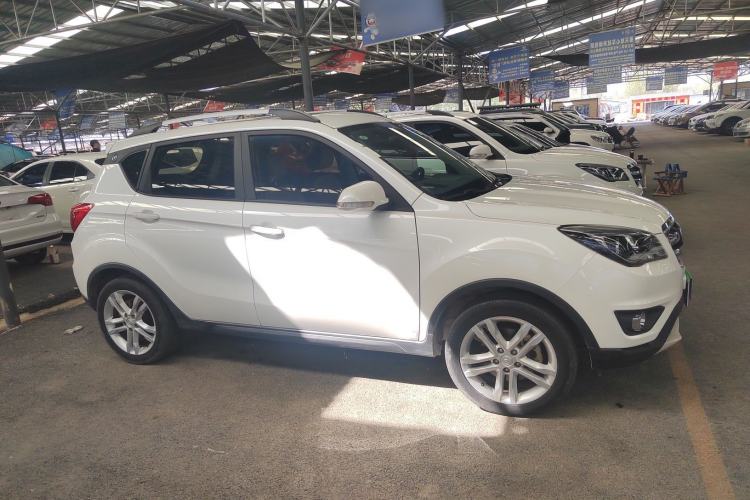 Used CHANGAN CS35 2017 1.6L Manual Luxury Model Exterior 5