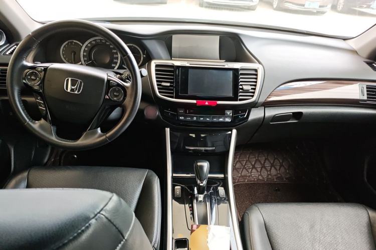 Used Honda Accord 2016 2.4L Luxury Edition
