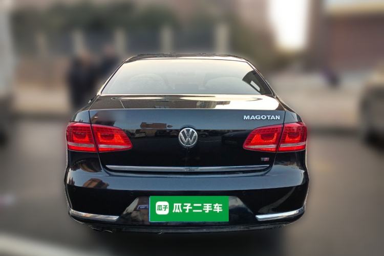 Used Volkswagen Magotan 2016 1.8TSI Luxury Comfort Model Rear