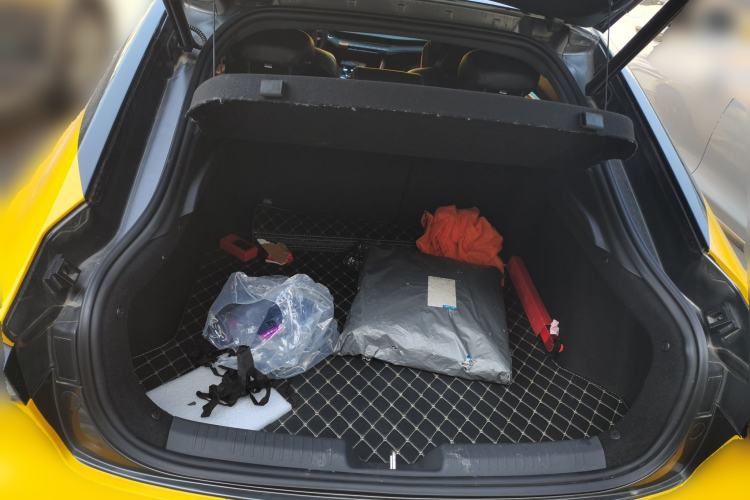 Used Changan UNI-V 2022 1.5T Prestige Version
