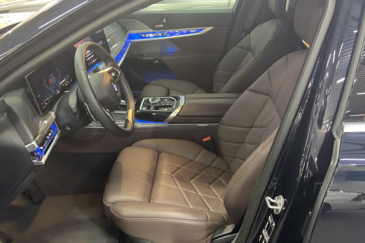 Used BMW 7 Series 2023 740Li Luxury Edition with Premium Package

