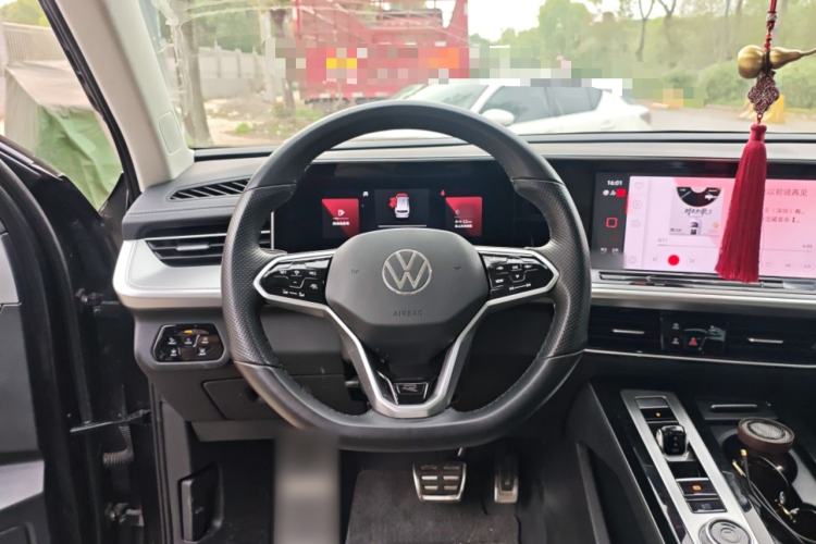 Used Volkswagen Tavendor 2024 380TSI All-Wheel Drive R-Line Cruise Edition