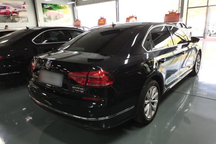 Used Volkswagen Passat 2017 330TSI DSG Luxury Edition
