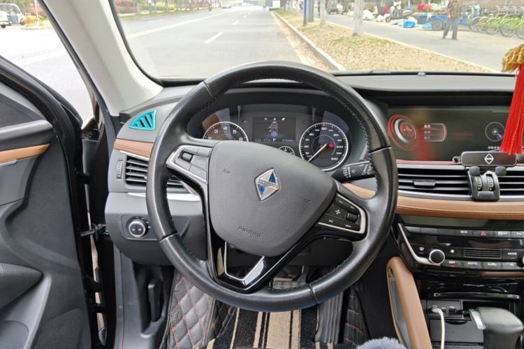 Used BORGWARD BX7 2016 28T Two-Wheel Drive Luxury Version 5 Seats
