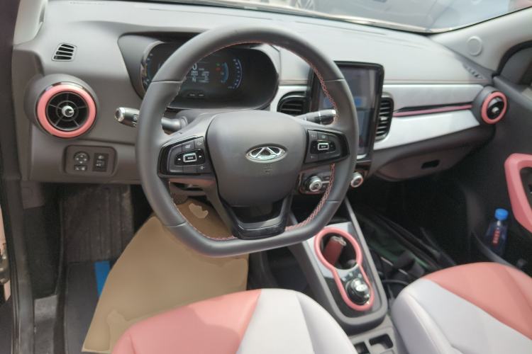 Used Chery QQ Little Ant 2022 Revised Version Sweet Pink Edition Half-Sugar Version Lithium Iron Phosphate 30.7 kWh 30 kW 301 km