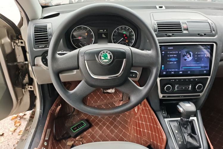 Used Skoda Octavia 2012 1.6L Automatic Yijun Edition Steering Wheel