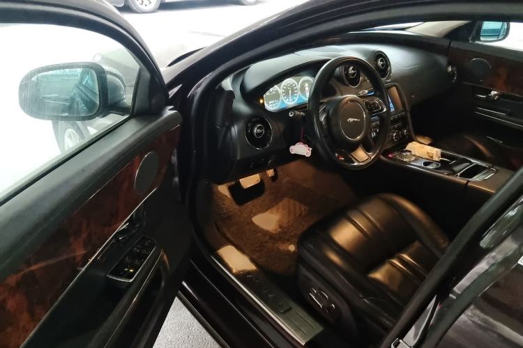 Used Jaguar XJ 2012 XJL 3.0 Panoramic Business Edition
